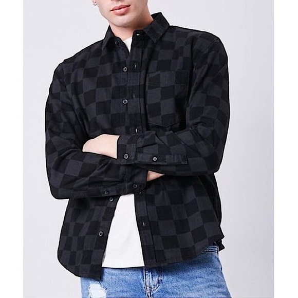 FOREVER21 MENS BLACK CHECKERED BUTTONED FRONT SHIRT SIZE MEDIUM - Picture 1 of 6